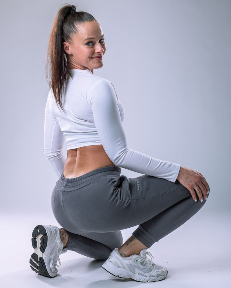 LYCRA Long-Sleeve Crop Top White S-4