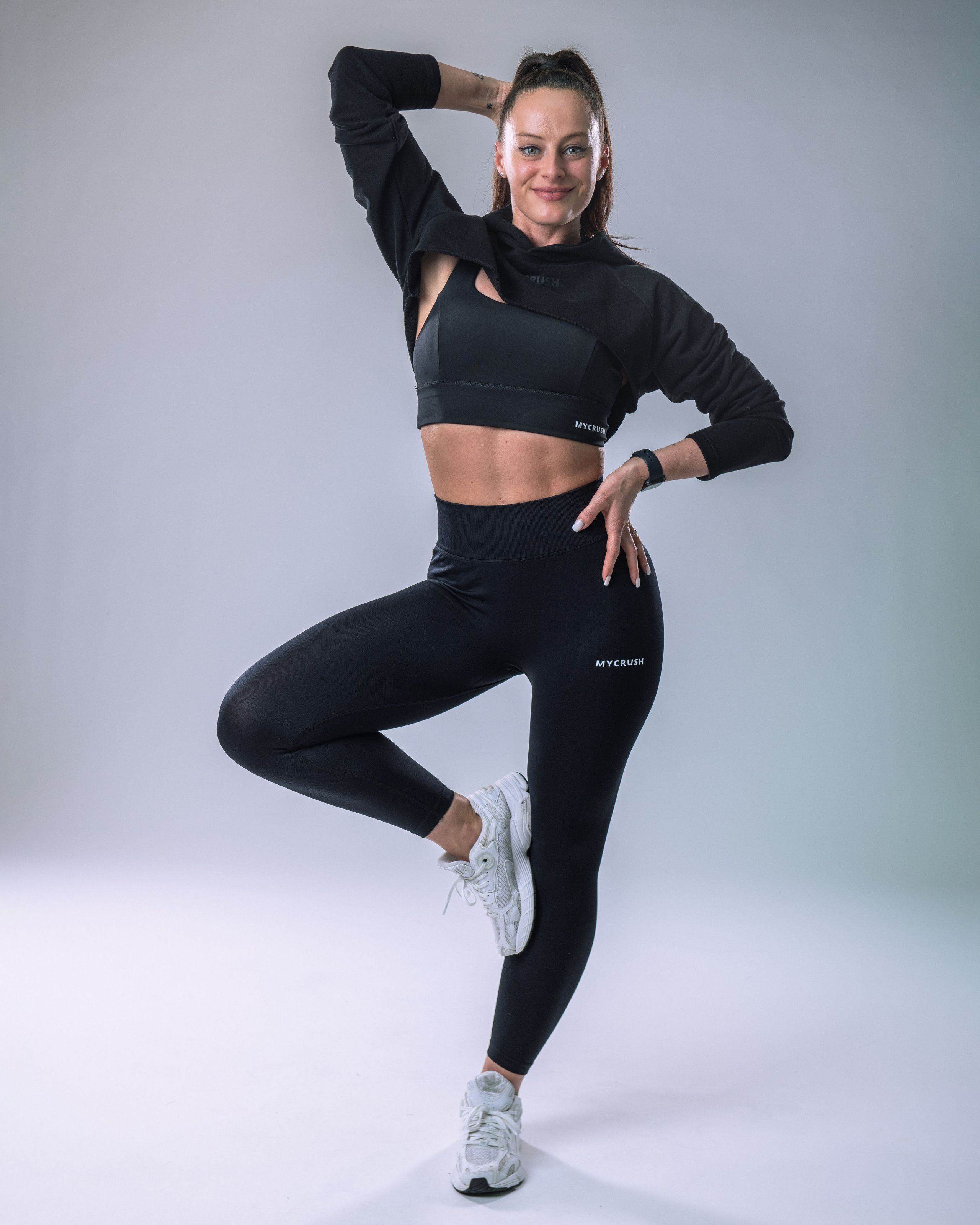 Women’s Ultra Crop Hoodie Black M-6