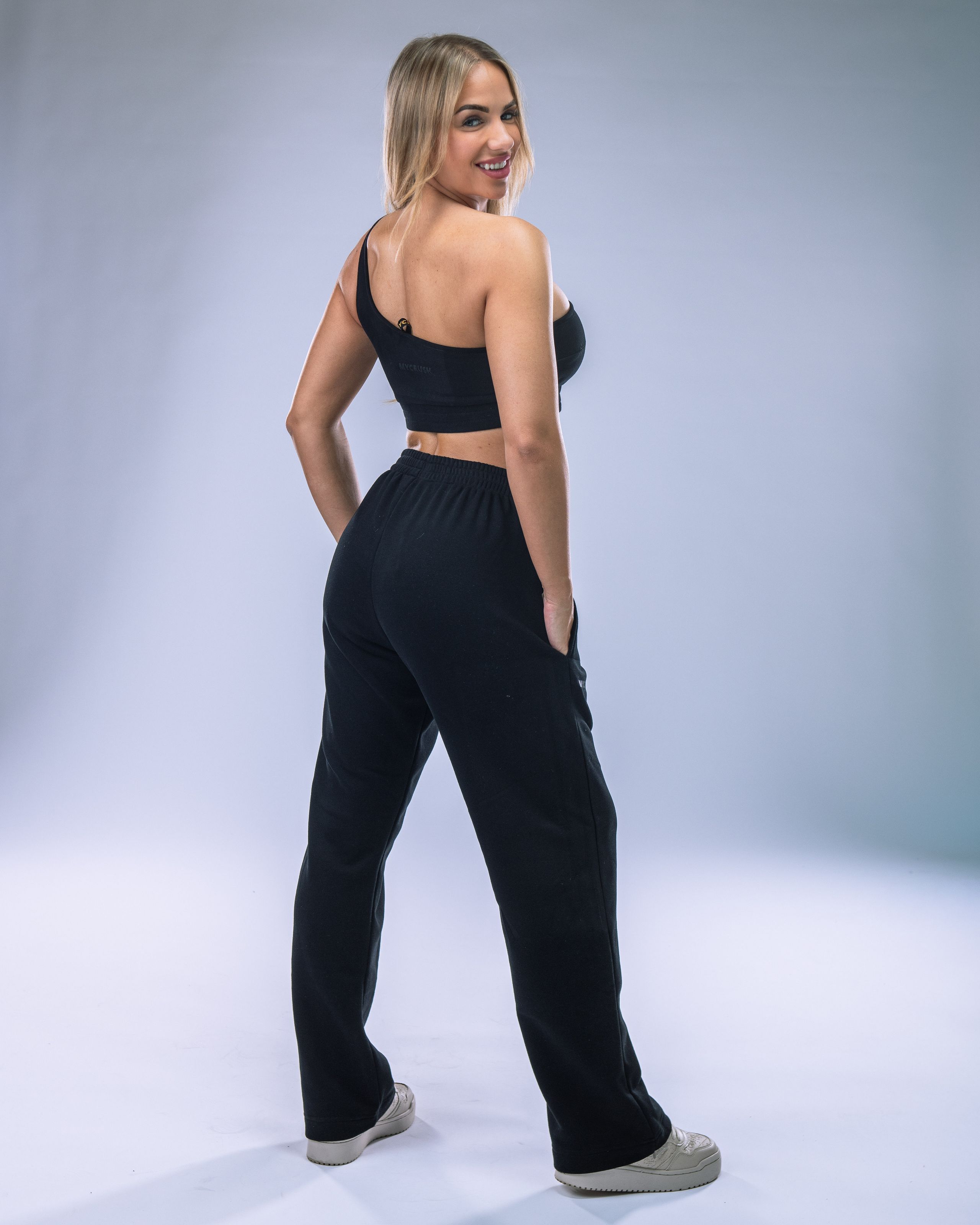 Women's Wide Joggers Black M-3